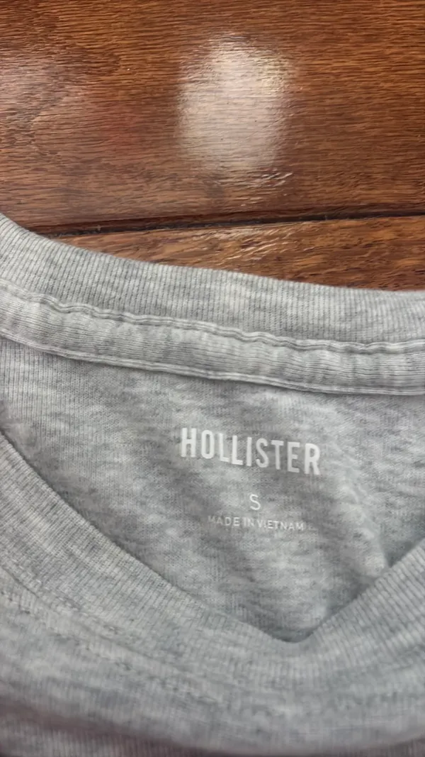 Light Grey Hollister Baby Tee - Image 3