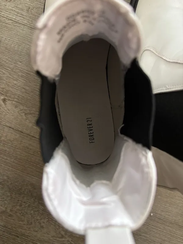 Forever 21 Platform Boots White - Image 3