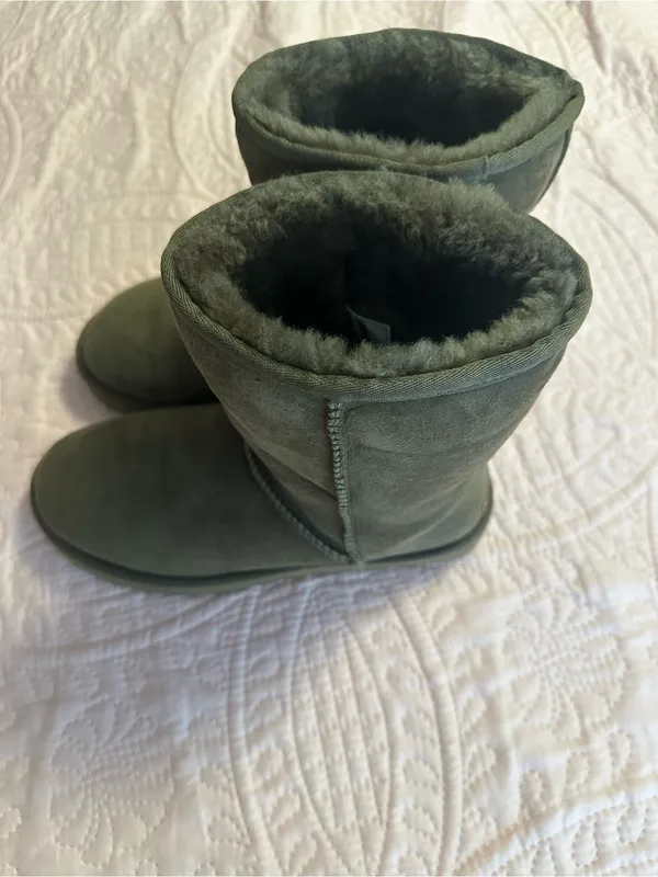 UGG Olive Suede Short Shearling Boots - Image 3