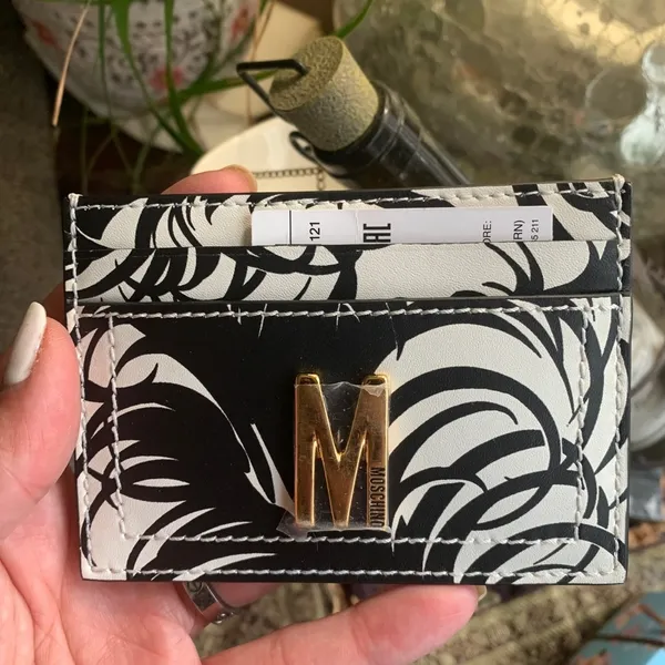 Authentic MOSCHINO Leather Logo card case - Image 9