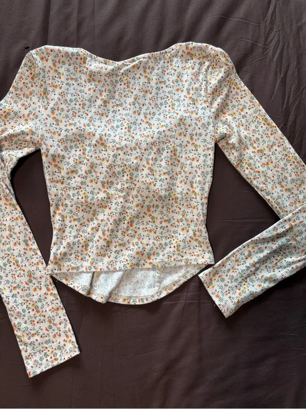 Brandy Melville Cream Floral Long-Sleeve Tie Front Top - Image 5