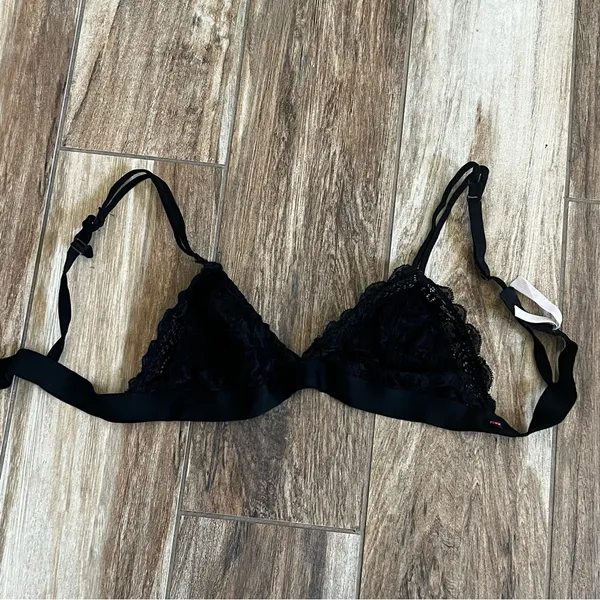 Pink Victoria's Secret black lace bralette - Image 5