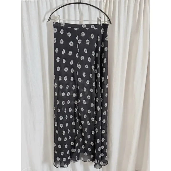 Forever 21 sheer midi skirt Size M Build in slip comes 13 inches down from waist slits on both sides No stretch, slide zipper - Image 5