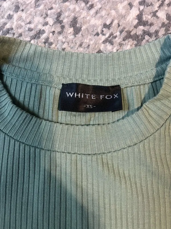 White fox ribbed short sleeve - Image 2