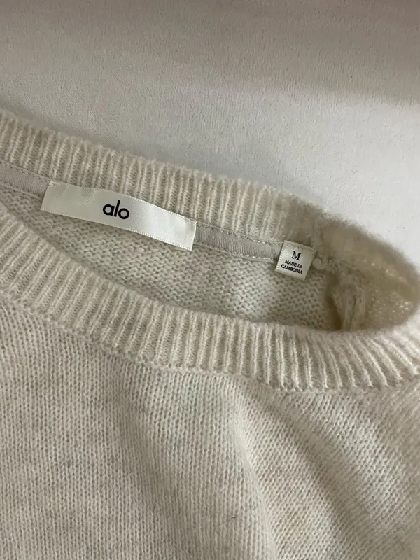 ALO Yoga NWT Unisex Wool Cashmere New Class Crewneck Sweater Bone Heather Size M - Image 11