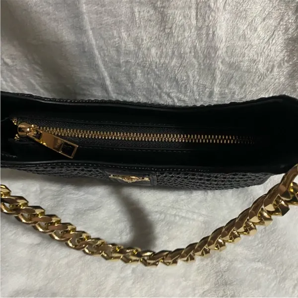 Aldo Black Textured Faux Leather Shoulder Bag Chunky Chain Detail and Lion Logo - Image 12