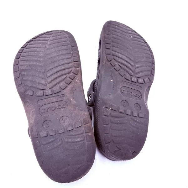 Crocs Black Classic Clog Sandals Size M5 W7 - Image 7