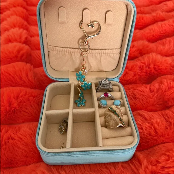 Light blue compact travel jewelry box - Image 10