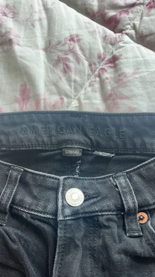 American Eagle Strigid Jeans Ripped - Image 2
