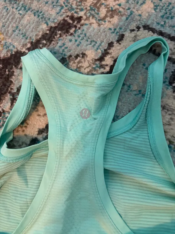 Lululemon tank top - Image 2