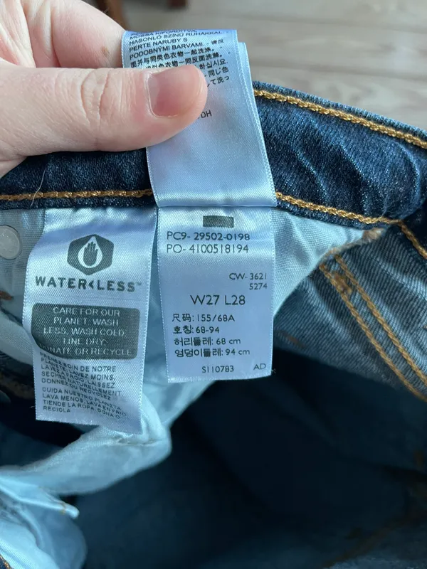 Levi's premium denim 27 W 28 L - Image 4