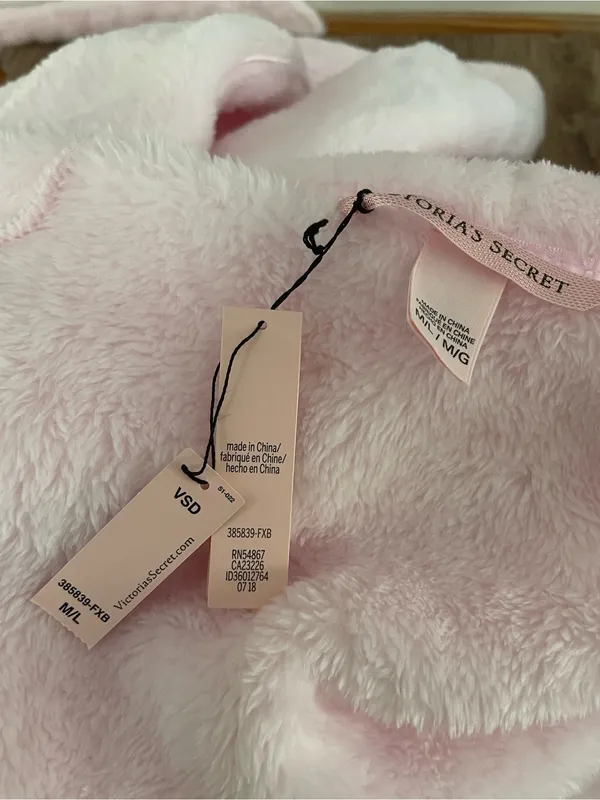 NWT Victoria's Secret Soft Plush Light Pink Robe Size Medium/Large - Image 6