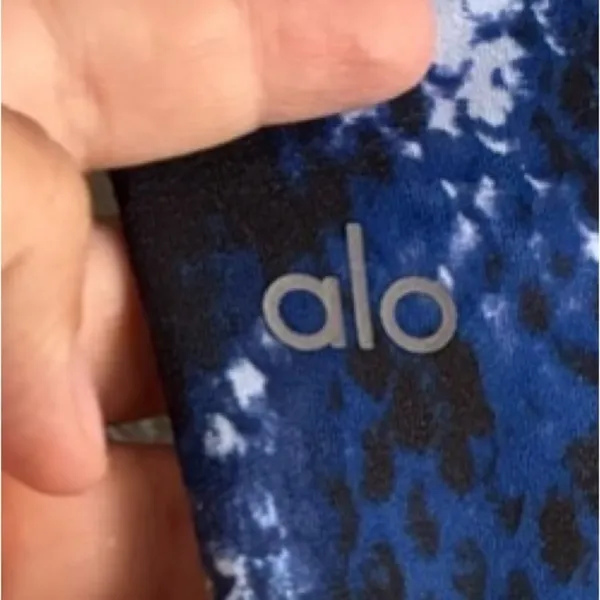 Alo Yoga Blue Snake Patterned Leggings M - Image 10