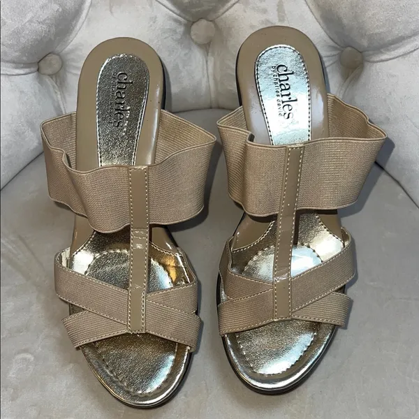 Charles‎ by Charles David Beige Wedge Sandals Size 7.5 - Image 4