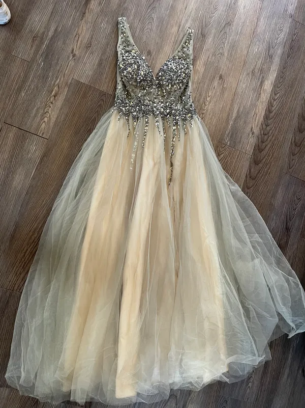 Dillard's Prom Dress - Image 3