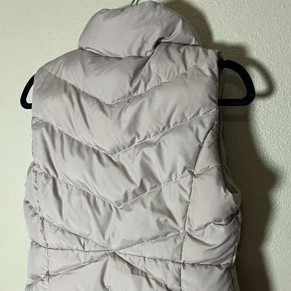 J crew tan quilted vest classic‎ minimalist size Small - Image 4