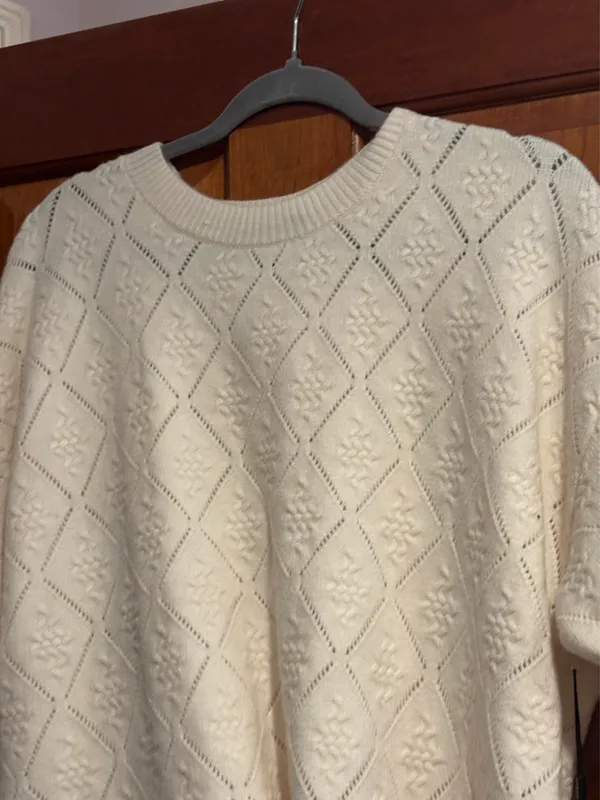 NWT Cyrus Cream Sweater!  XL - Image 4