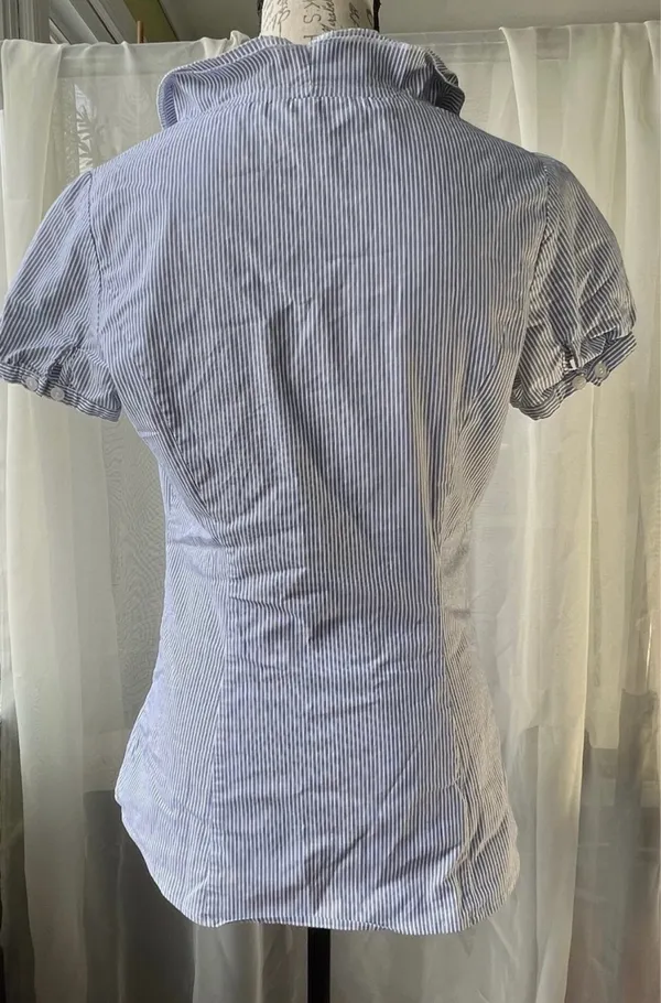 The Limited women’s shirt small - Image 3