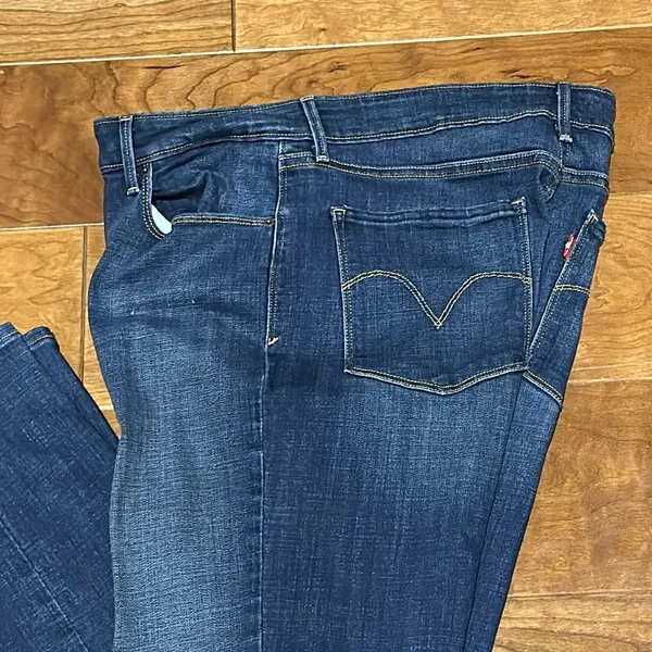 Levi’s Women blue five pocket jeans - Image 3
