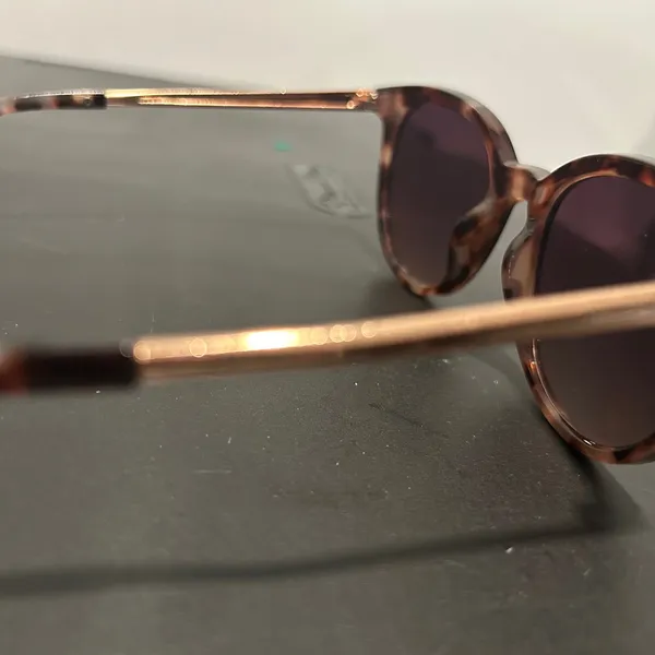 Tortoise Shell Sunglasses Brown - Image 6
