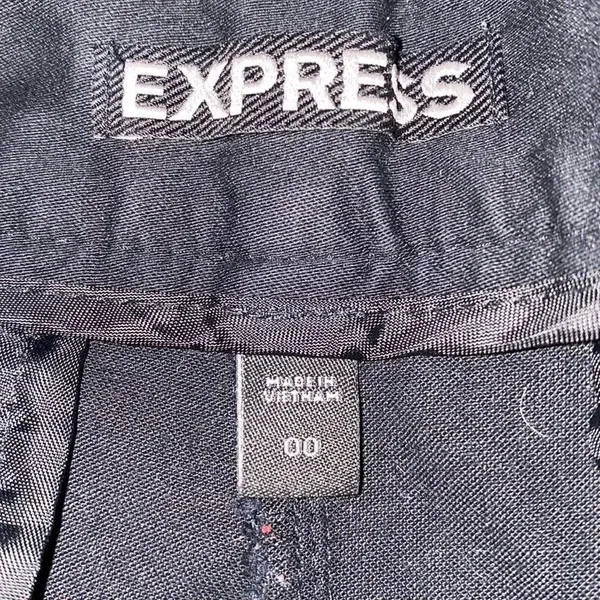 ✨ Express Black Pleated Front Sz 00 Shorts✨ - Image 3