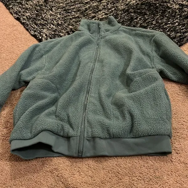 Urban outfitters zip up‎ fleece small - Image 4