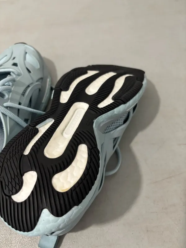 Light Blue Athletic Sneakers – Stylish & Comfortable Size 7.5 - Image 3