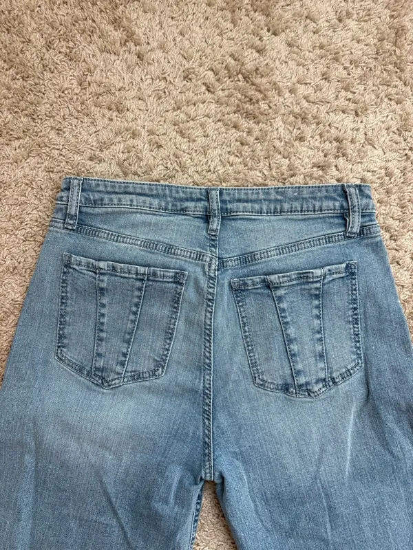 Shyanne Jeans - Image 2