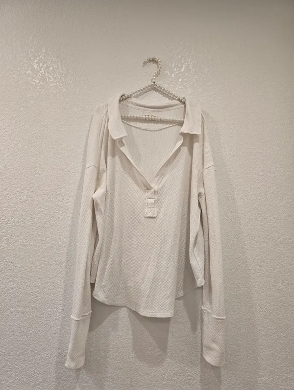 Free People collared v-neck sweater in ecru Large - Image 3