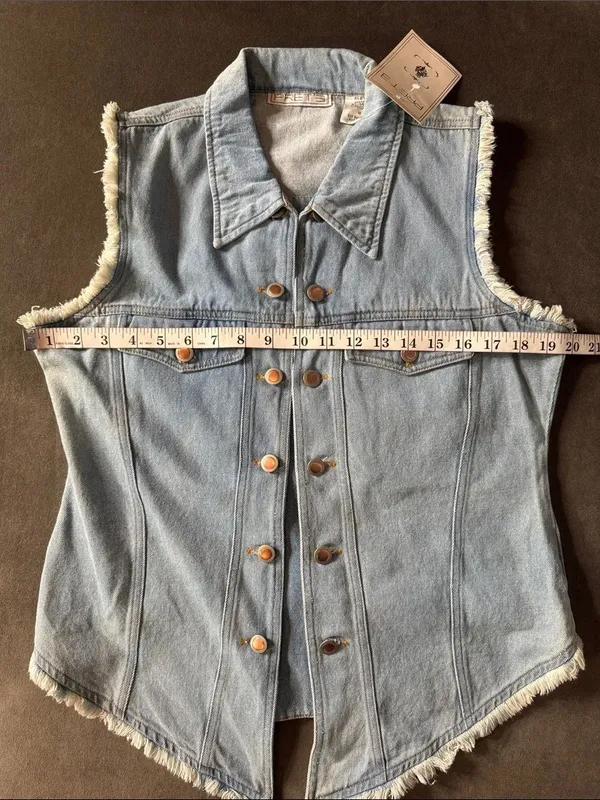 Women’s Vintage Sleeveless Light Wash Denim Vest with Frayed Edges Size M NOS - Image 7