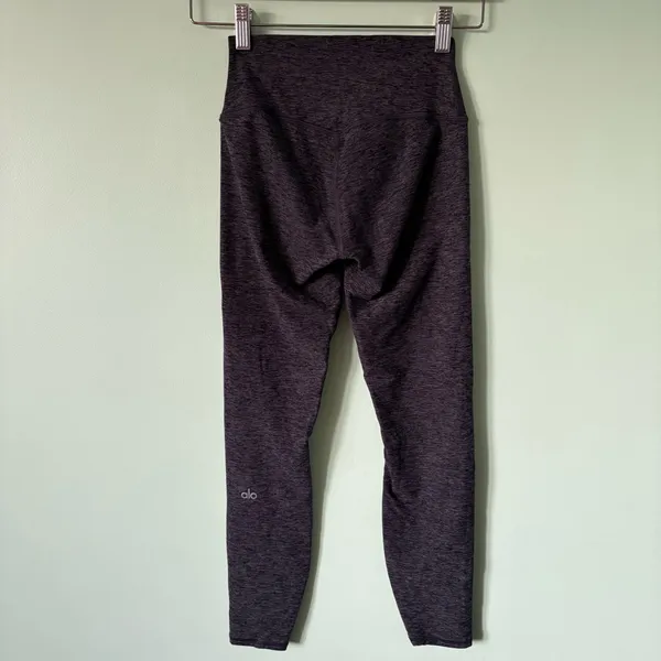 Alo Yoga Alosoft High-Waist 7/8 Heather Gray Highlight Leggings - Image 4