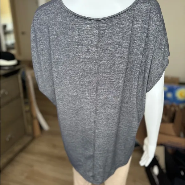 Beyond Yoga High Low Heather Gray Tank - Image 5