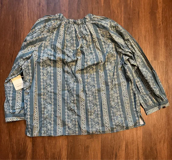 a.n.a Paisley Print Blouse size XL - Image 3
