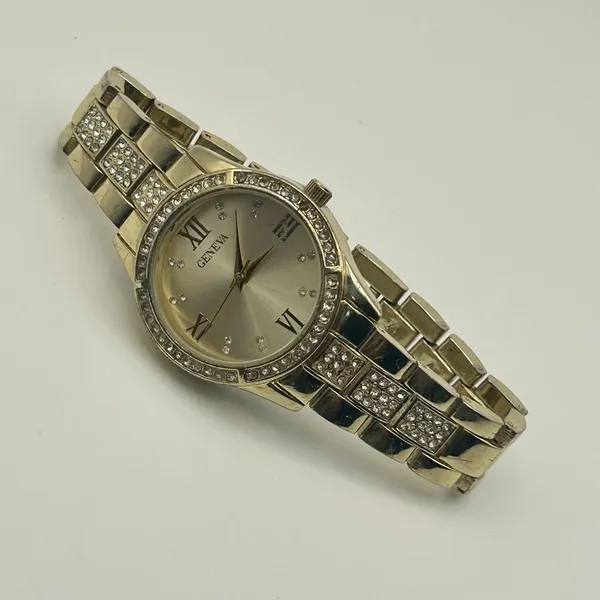 Geneva Gold Tone Crystal-accented Women’s Fashion Watch Working New Battery - Image 4