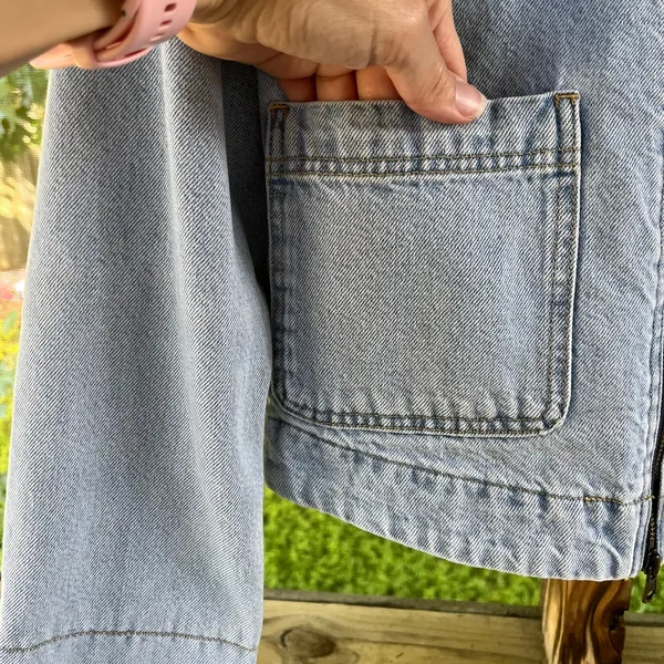Levi’s Women's Retro Sherpa Denim Trucker Jacket Light Wash Size S - Image 8