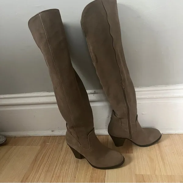 MIA Stylish Tan Knee-High Women's Boots - Image 2
