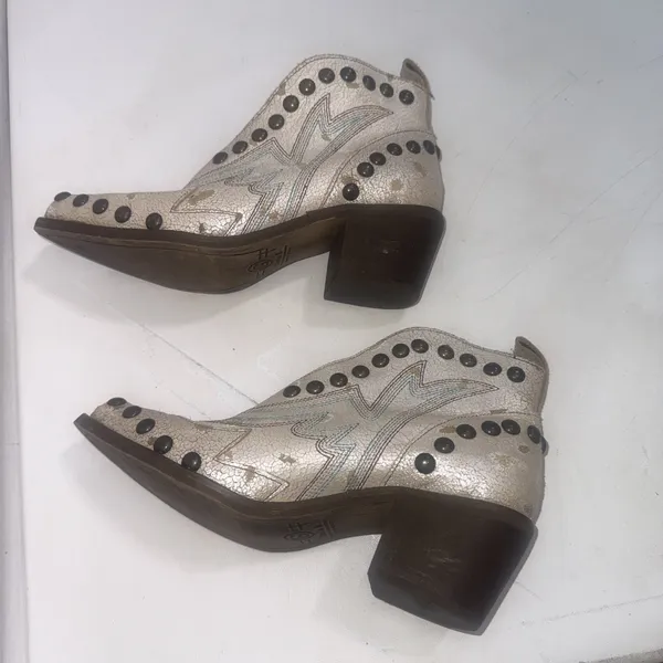 Corral Circle G White Coastal Cowgirl Studs Pointed Toe Ankle Booties Women's 7 - Image 6