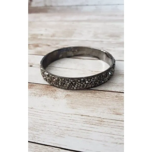 Vintage Bracelet / Bangle Metallic Tones Rock Like Design - Image 3