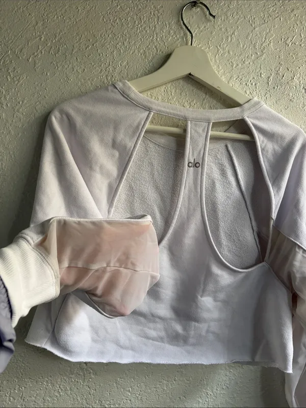 Alo Yoga Women's Cropped Long-Sleeve Pullover Top - White - Image 4