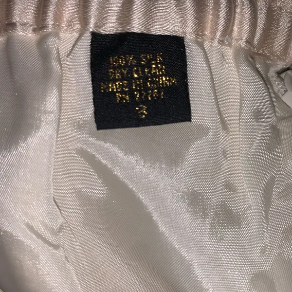 Vtg. Hartschaffner & Marc beige 100% silk high waisted pants size 8 (flaws) - Image 7
