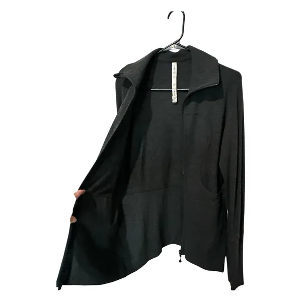 Lululemon Jacket Size 8 High collar, thumbholes, and signature logo - Image 10