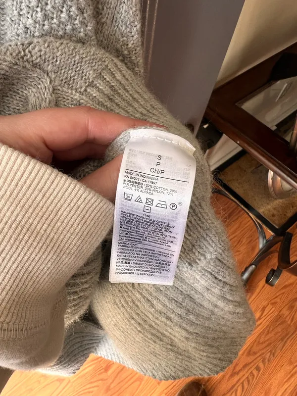 GAP soft knit sweater  - Image 4