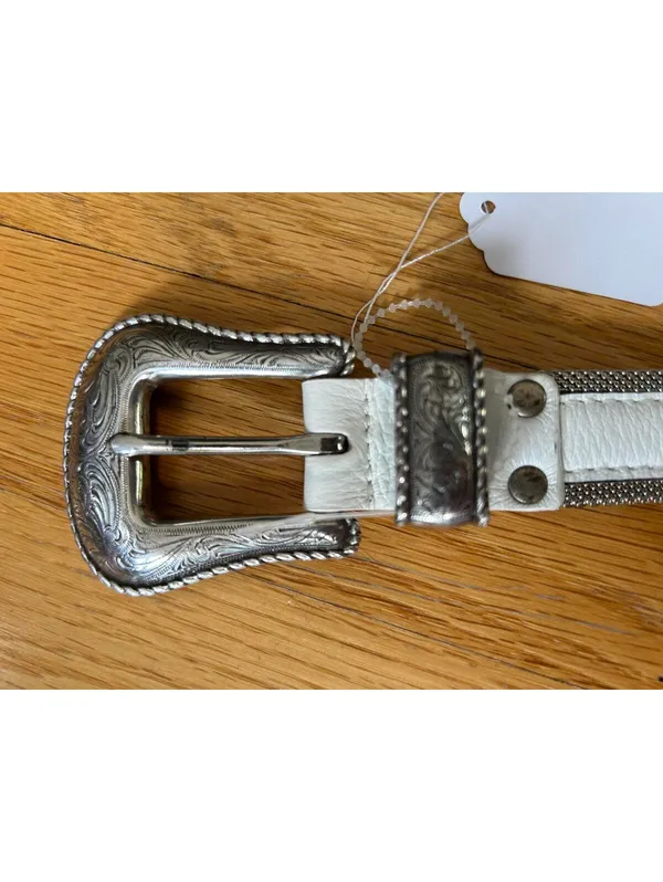 Leather Belt with Decorative Buckle and metal mesh accent - Image 3