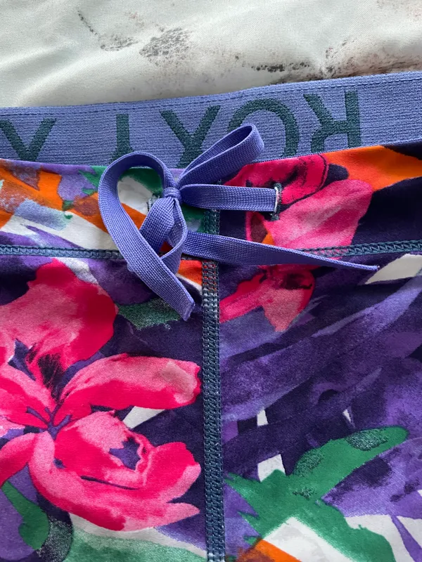 Floral Multicolored Adjustable Waist Back Pocket Capri Leggings, size L - Image 3