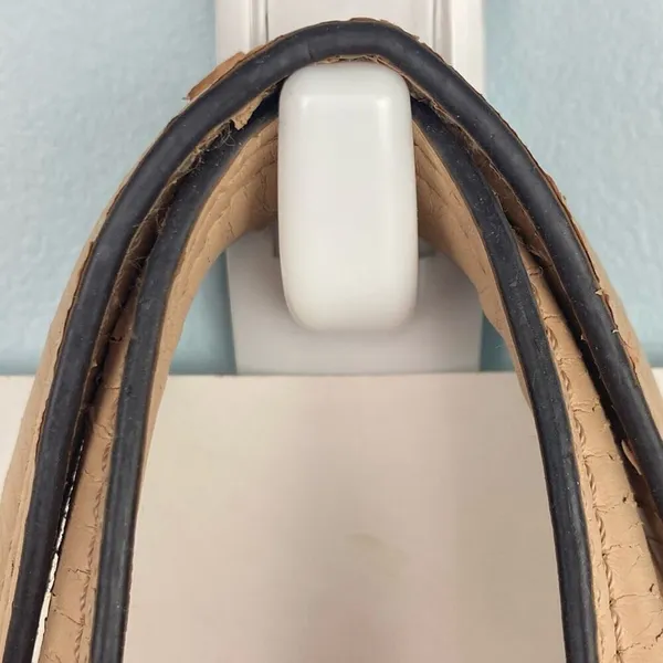 GUESS Kamryn Logo Shopper Shoulder Bag - Image 7