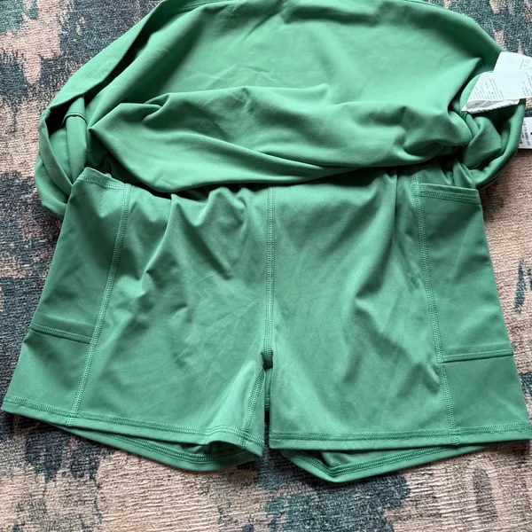 NWT Abercrombie & Fitch YPB StudioFLEX Mid Rise Mini Tennis Skirt Skort in Green - L - Image 8