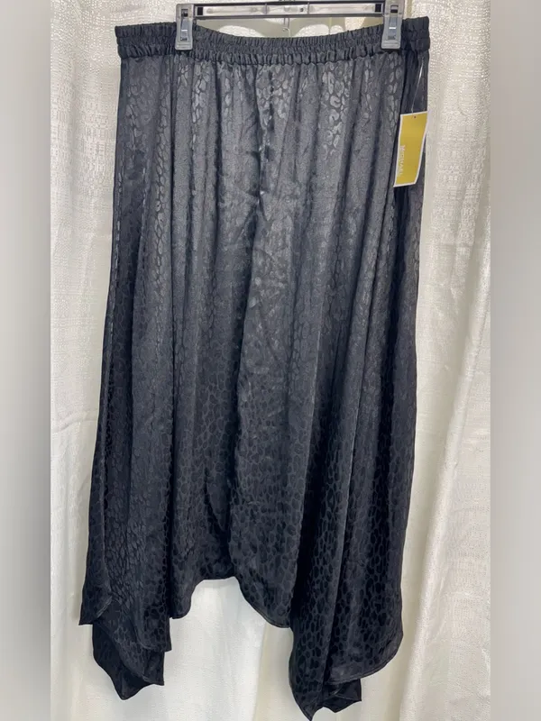 Michael Kors Women's Cheetah-Print Handkerchief-Hem Skirt Black XL - Image 3