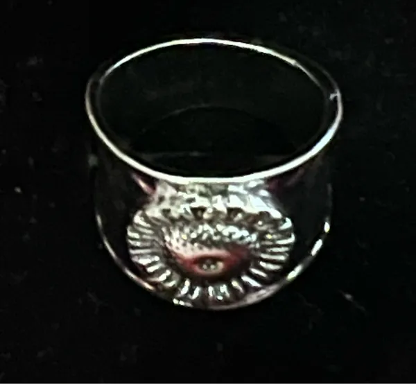 Women’s Stainless Steel Silver Aztec Embellished Wide Band Ring Size 6 - Image 2