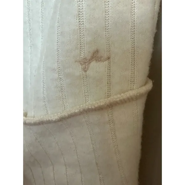 Urban Outfitters Out From Under Ivory Button Up Tight Cropped Sweater Women's Sz - Image 6