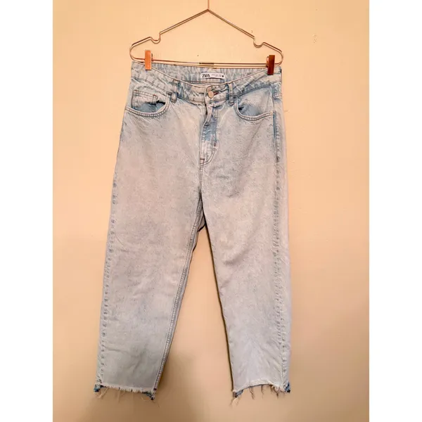 Zara Jeans Women Size 8 Light Blue High Rise Straight Leg Raw Hem Denim - Image 2